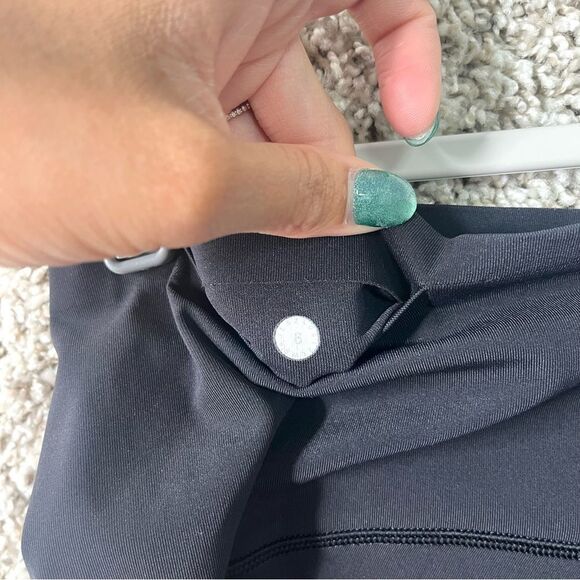 Lululemon Leggings Women’s 6 Black Stop Drop & Squat Cropped - Picture 4 of 7